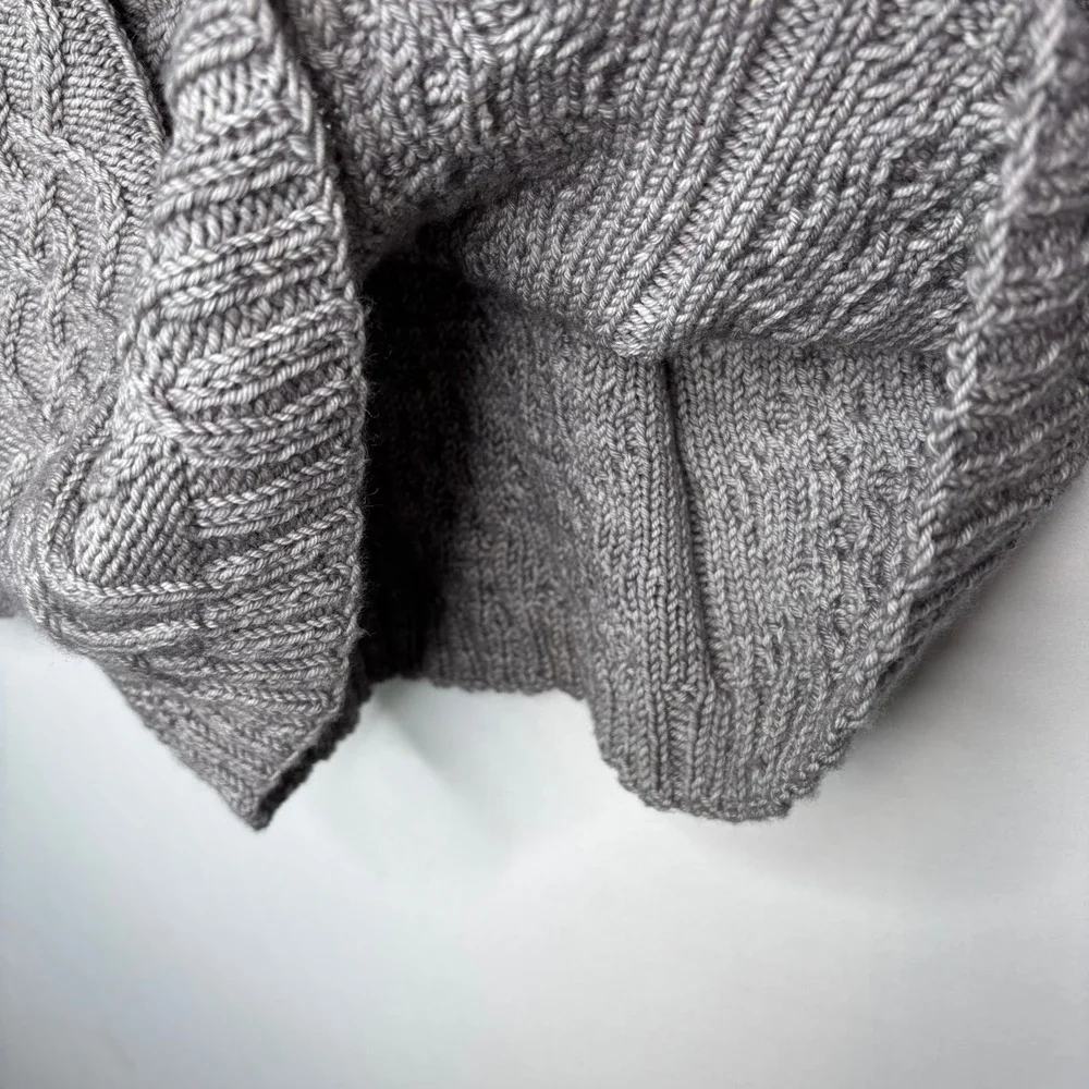 Handmade Cable Knit Sweater Womens Size S Long Sleeve Pullover Soft Size S‎